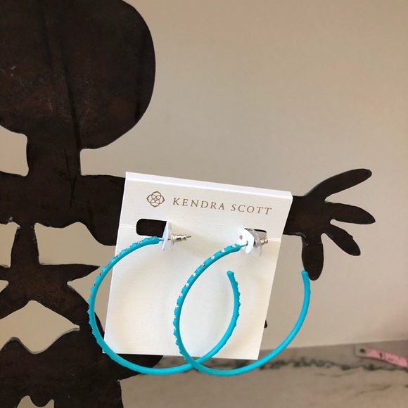 NWOT Kendra Scott Val Matte Aqua Hoop Earrings - Picture 4 of 8